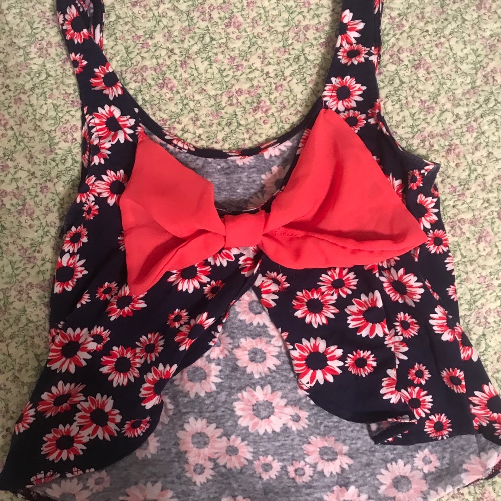 Open back with bow top